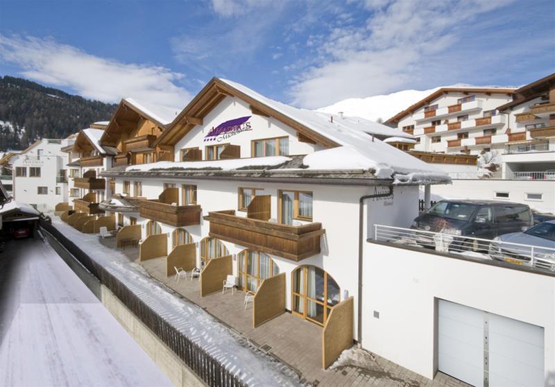 Hotel Amadeus Micheluzzi Серфаус Экстерьер фото