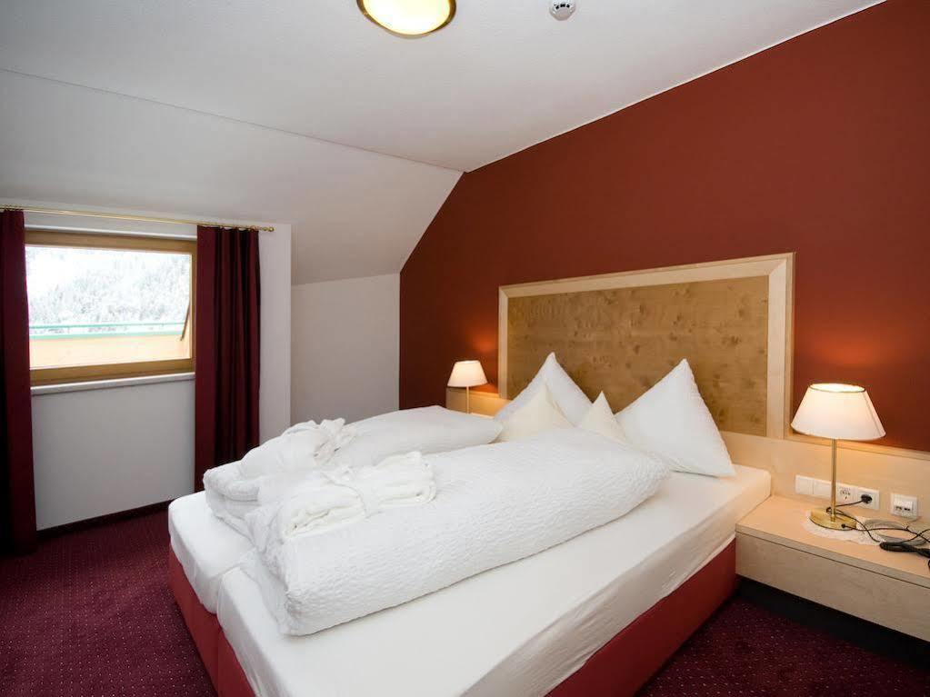Hotel Amadeus Micheluzzi Серфаус Экстерьер фото